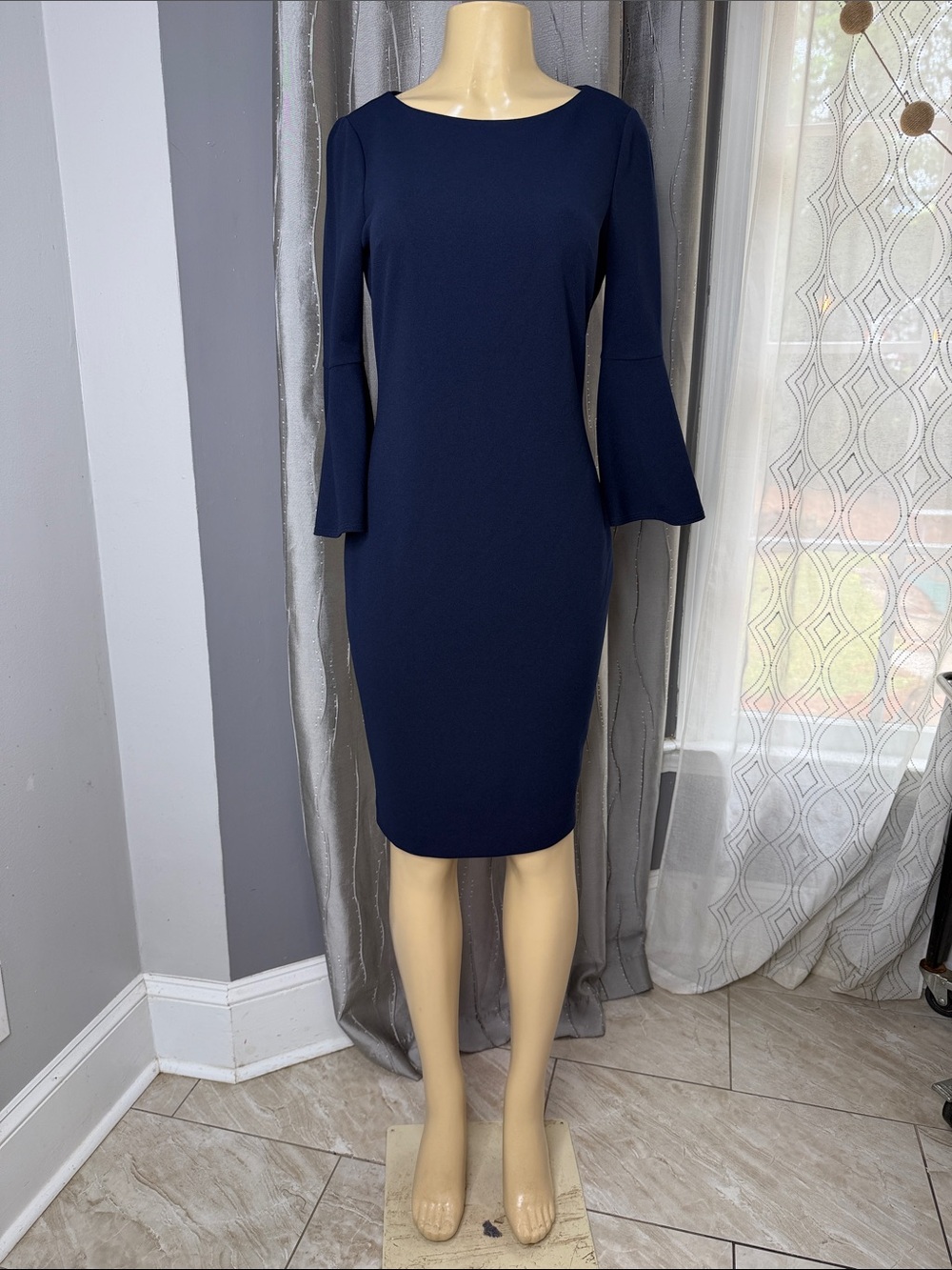 Calvin Klein Women’s Sz 6 Navy Midi Sheath Dress with Fluted Sleeves
